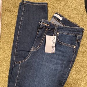 NWT NINE WEST size 04 skinny jeans dark blue